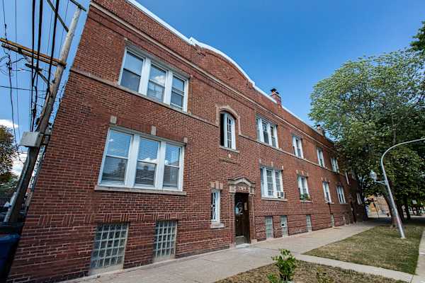 2236-42 W. Byron St. property